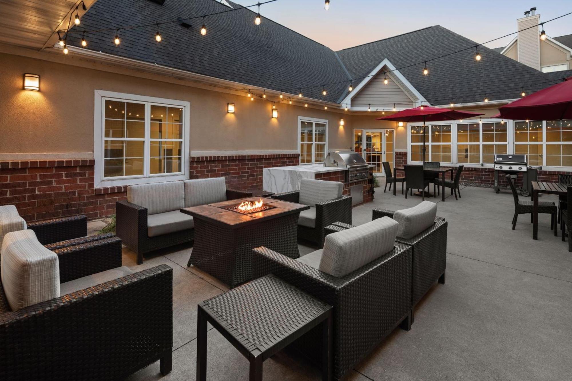 Residence Inn Minneapolis St. Paul/Roseville Exterior foto