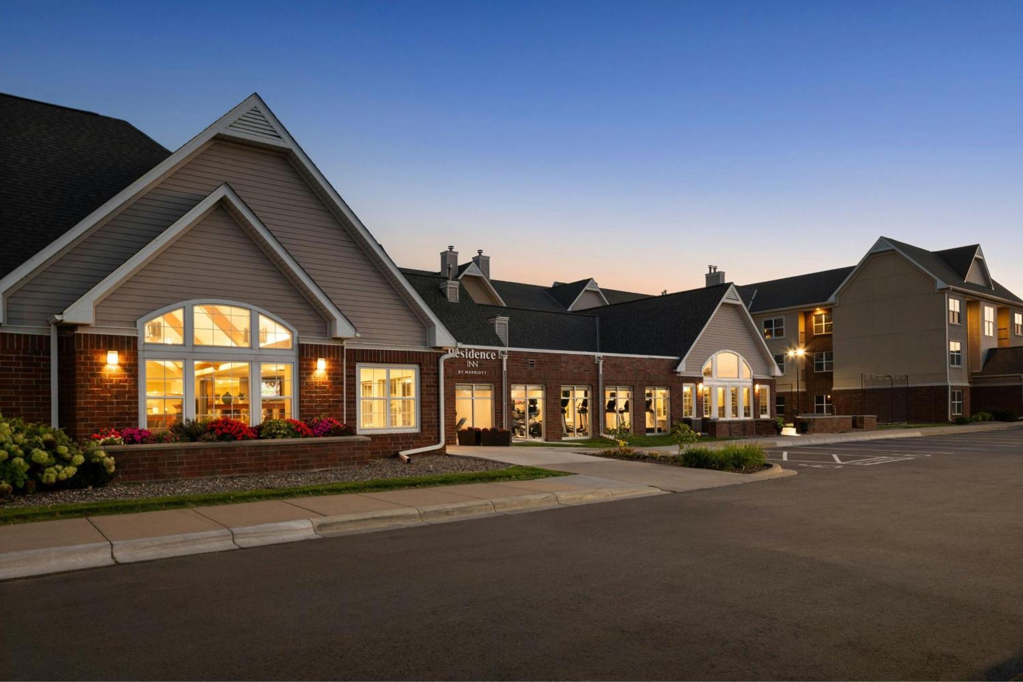 Residence Inn Minneapolis St. Paul/Roseville Exterior foto